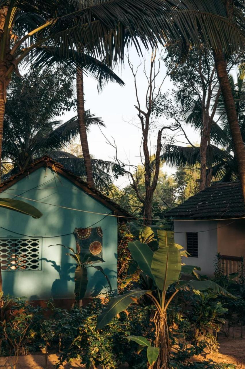 Lighthouse Cafe And Beach House Gokarna  Exterior photo