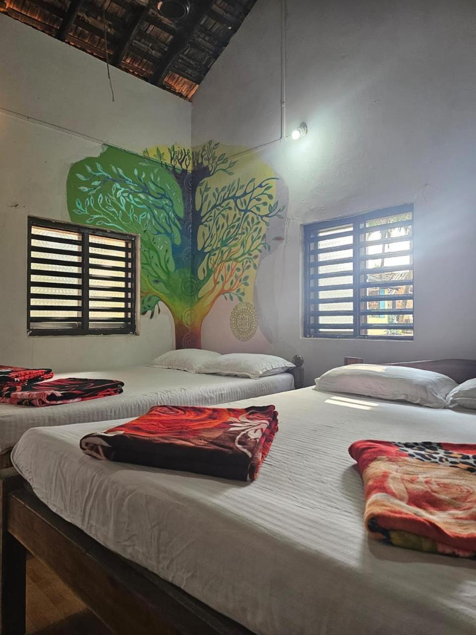 Lighthouse Cafe And Beach House Gokarna  Exterior photo